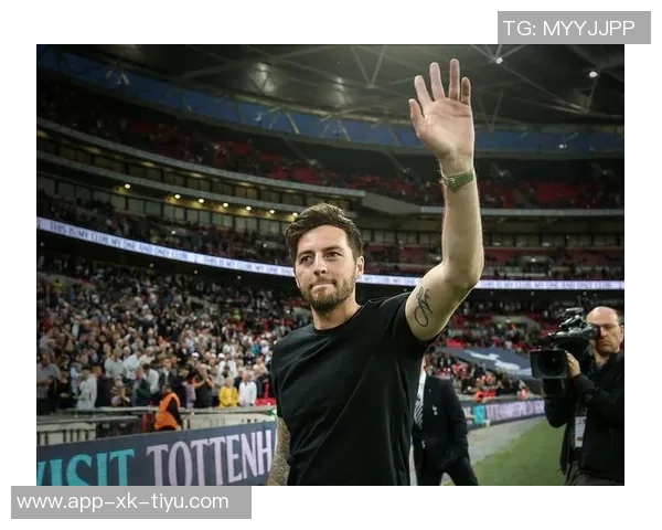 梅森梅利亚冬窗加盟热刺18岁爱尔兰前锋引发关注